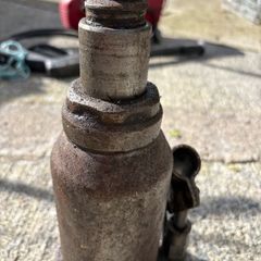 bottle jack