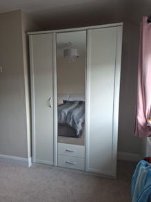 free wardrobe