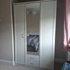 free wardrobe