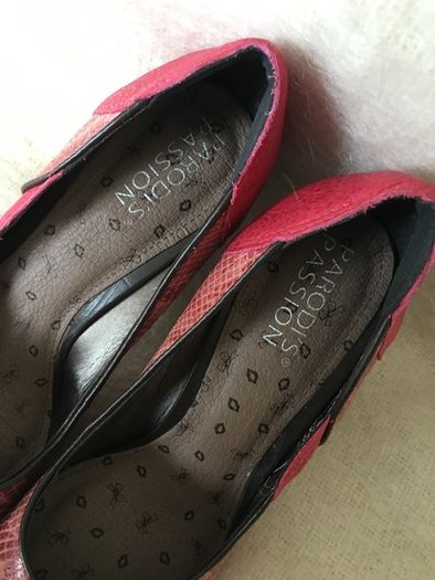 SHOES - Parodis Passion High Heels. Size 39 (6)