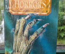 Chamber of Horrors: great tales of terror and the supernatural, including Stephen King, Bram Stoker and Edgar Allan Poe - hardback