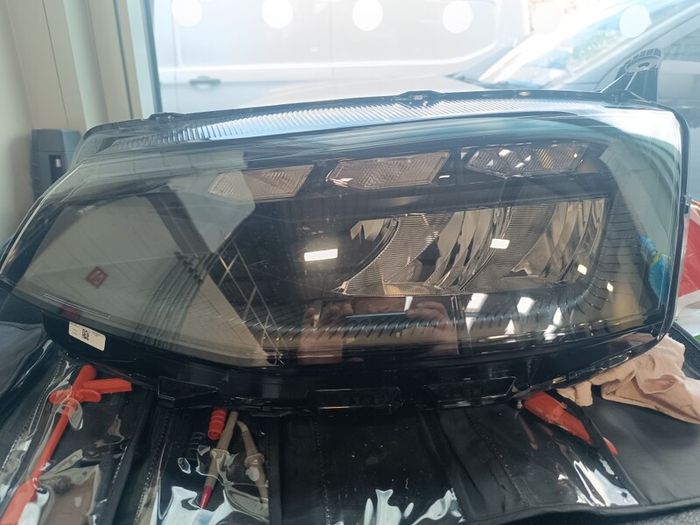 VW headlamp
