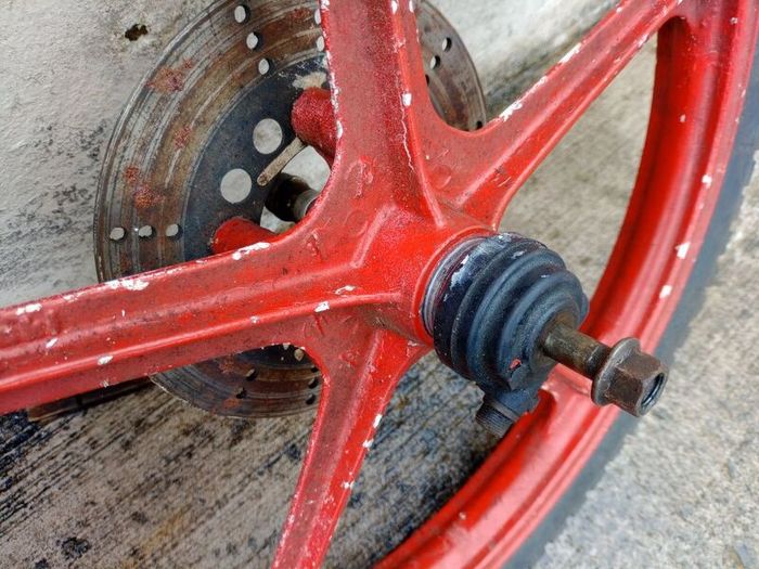 Kawasaki AR80 wheels