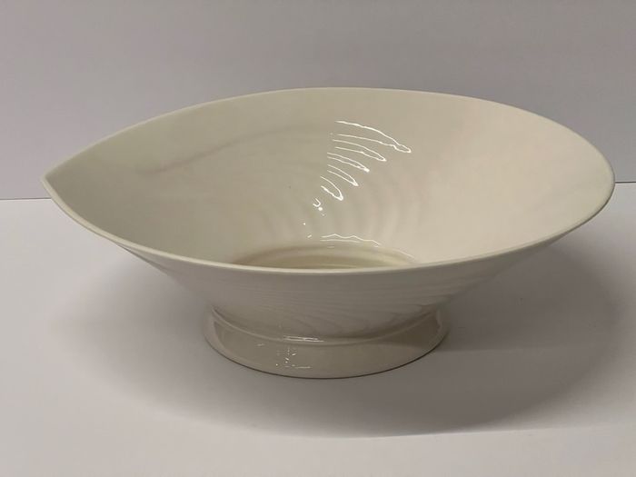 Beleek Living Pottery Serving Bowl in Art Deco Style PRICE DROP . PRICE DROP
