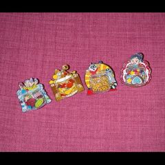 Disney 3D rattle collector's pins