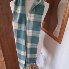 Beautiful New Avoca 100% Wool Scarf