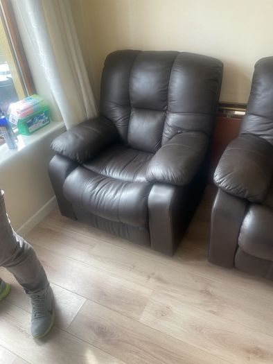 Reclining sofa and 2 armchairs