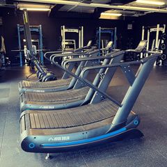 Curve treadmill (new commercial)