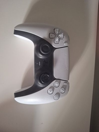 Broken ps5 controllers