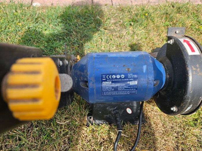 bench grinder and sander