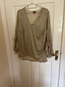 Vince Camuto Top size 12 to 14