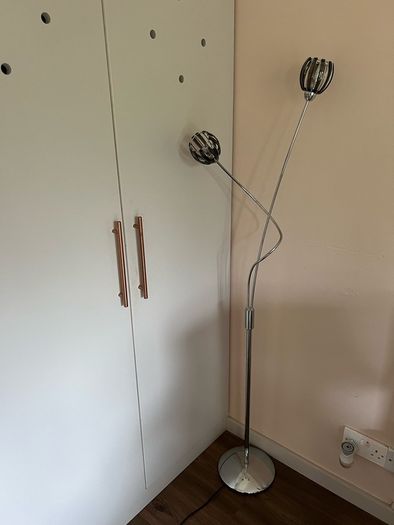 Lovely 2 x bulb floor lamp.