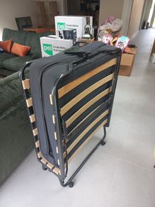 Foldable bed