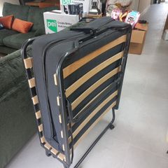 Foldable bed