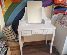 Dressing table