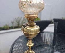 Beautiful Quality Antique Victorian Brass Oil Lamp made by Young's Paraffin Light and Mineral Oil Company in Edinburgh Scotland