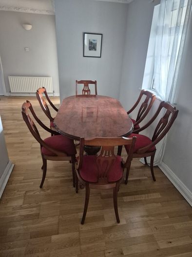 Table & Chairs