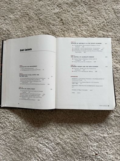 Macroeconomics by Robert J Gordon