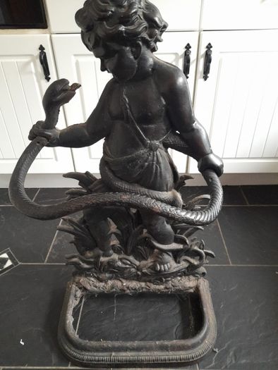 cast iron umbrella stand