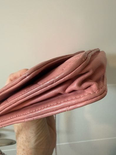 Chanel wallet on chain