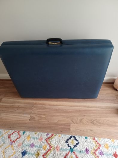 Massage bed