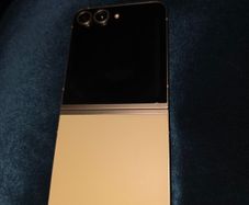 Samsung Galaxy flip 6
