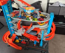 Shark Hotwheels garage