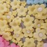 50+ cake cupcake toppers edible flowers Image 4
