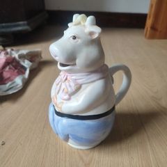 ceramic cow jug