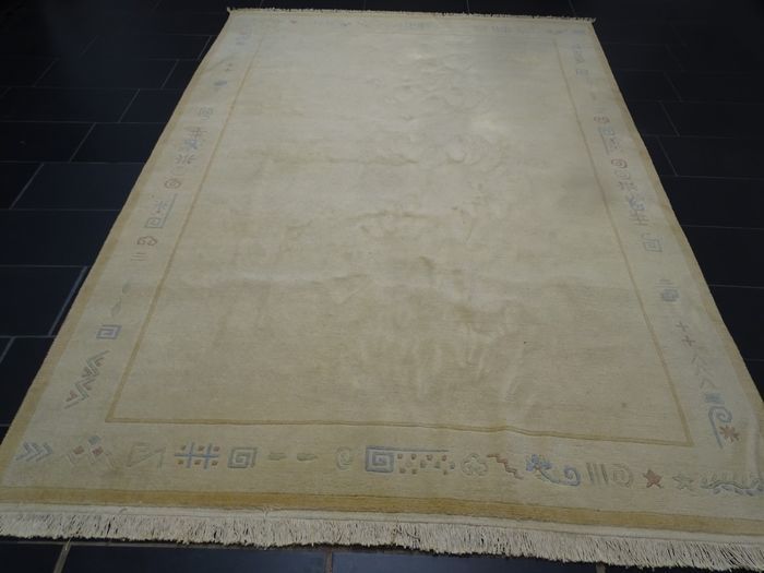 Nepalese Rug 3.05 x 2.05m (Neptib)
