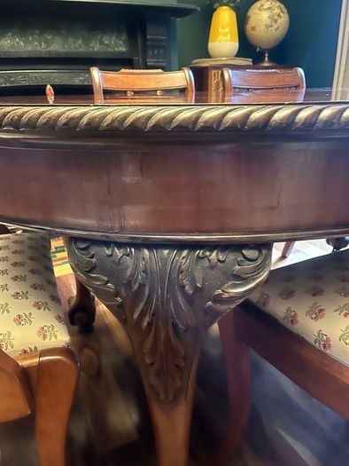 Edwardian Oval Dining Table and 6 chairs