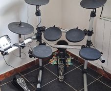 Electronic drum kit