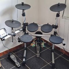 Electronic drum kit
