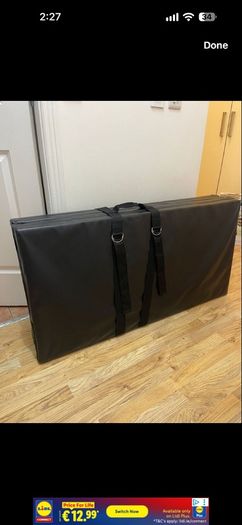 Folding gymnastics mat