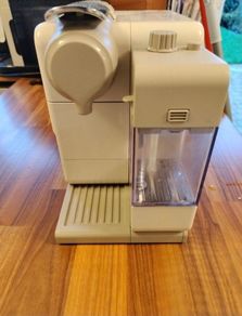 Nespresso machine DeLonghi