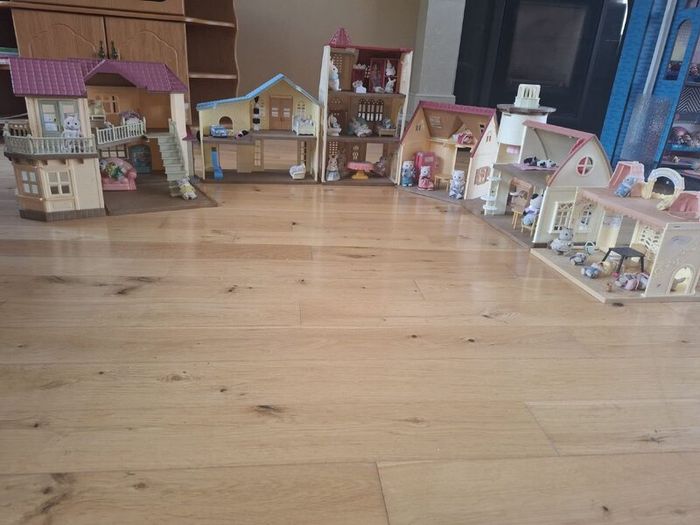 Girls LoL's and LoL house