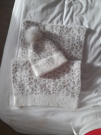 scarf an hat set