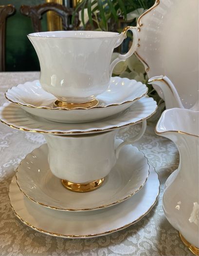 Royal Albert "Val D'or " tea set