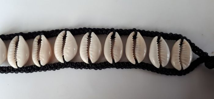 Lovely vintage shell bracelet