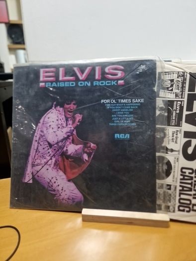 Elvis Raised On Rock / For Ol' Times Sake