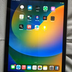Apple iPad 5th Gen - 128GB