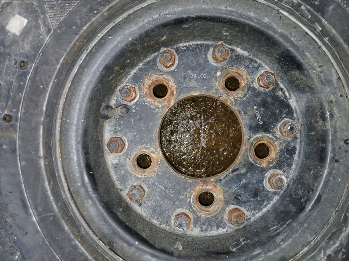 tyres five stud 6.00.9