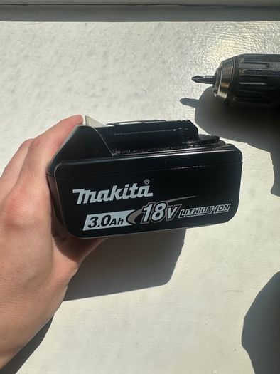 Makita hammer driver drill + battery 18V + charger