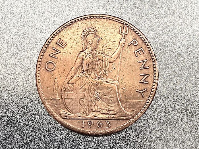 UK Penny, 1963 - Elizabeth 11.