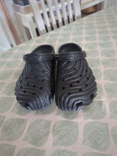 men's Crocs size 9