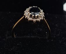 Vintage 9 ct gold sapphire and diamonds ring