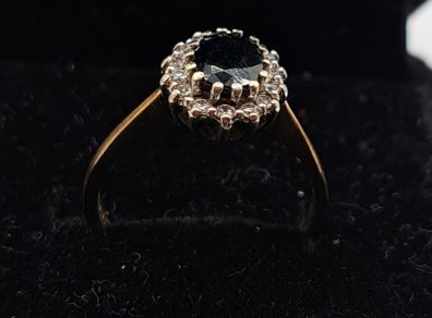 Vintage 9 ct gold sapphire and diamonds ring