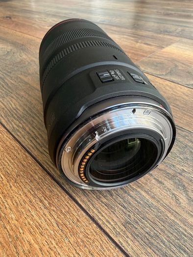 Canon RF 100mm f/2.8L Macro IS USM Lens