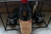 Cashel living wine bottle set
