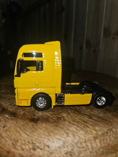 Welly Man TGX Diecast Metal 1.64 Scale